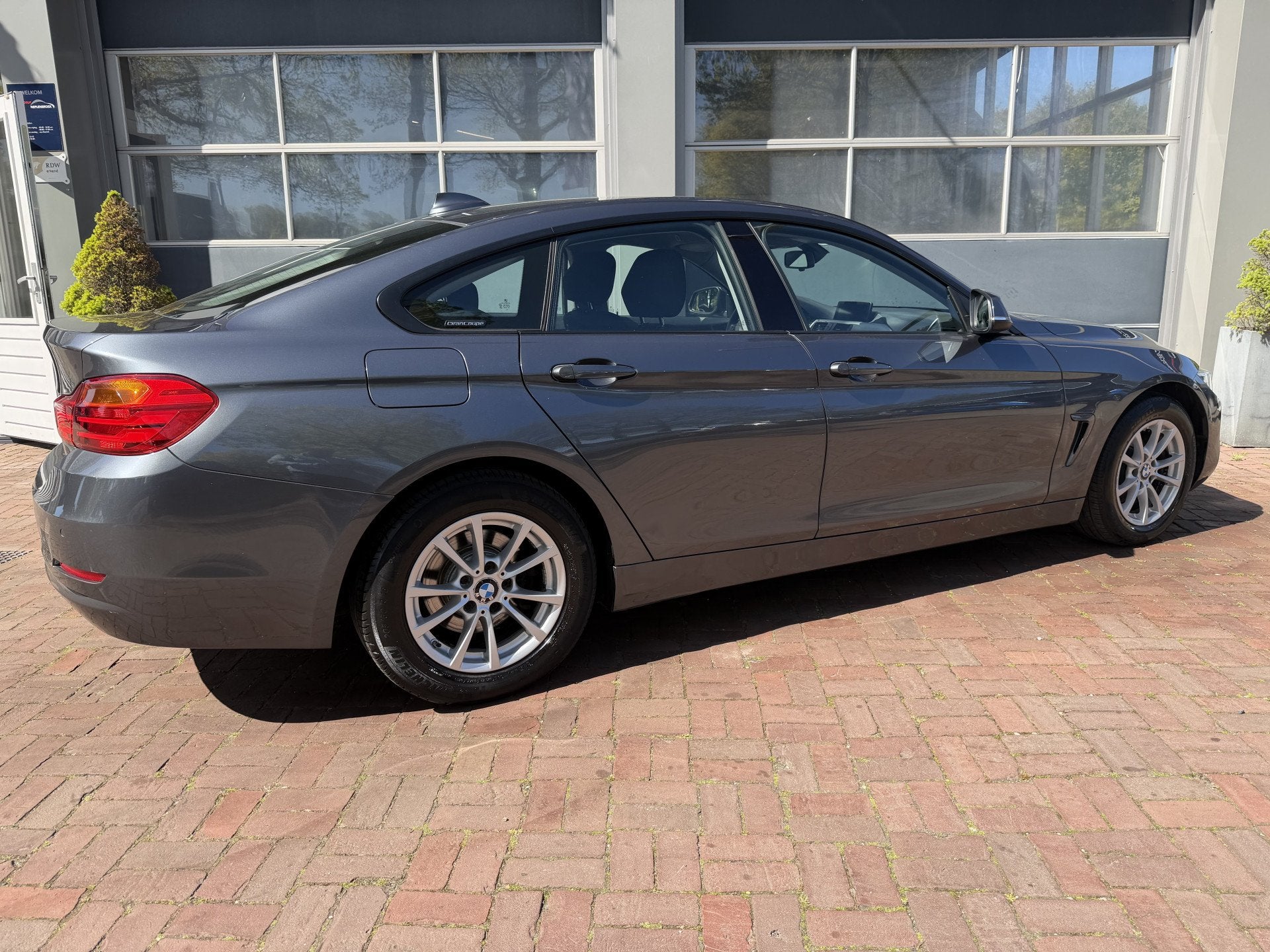 BMW 4 Serie Gran Coupé 418d High Executive Bj 2015 136pk De, Auto's, 745 kg, 4 cilinders, 1465 kg, Bedrijf