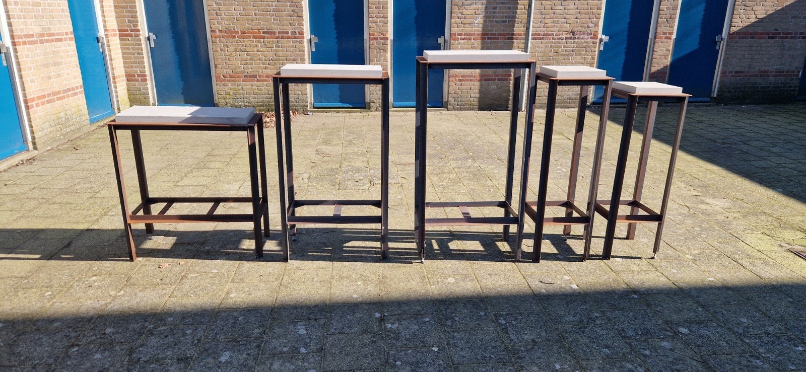 Handgemaakte sokkels - set van 5, Gebruikt, Ophalen of Verzenden, Metaal, Bruin