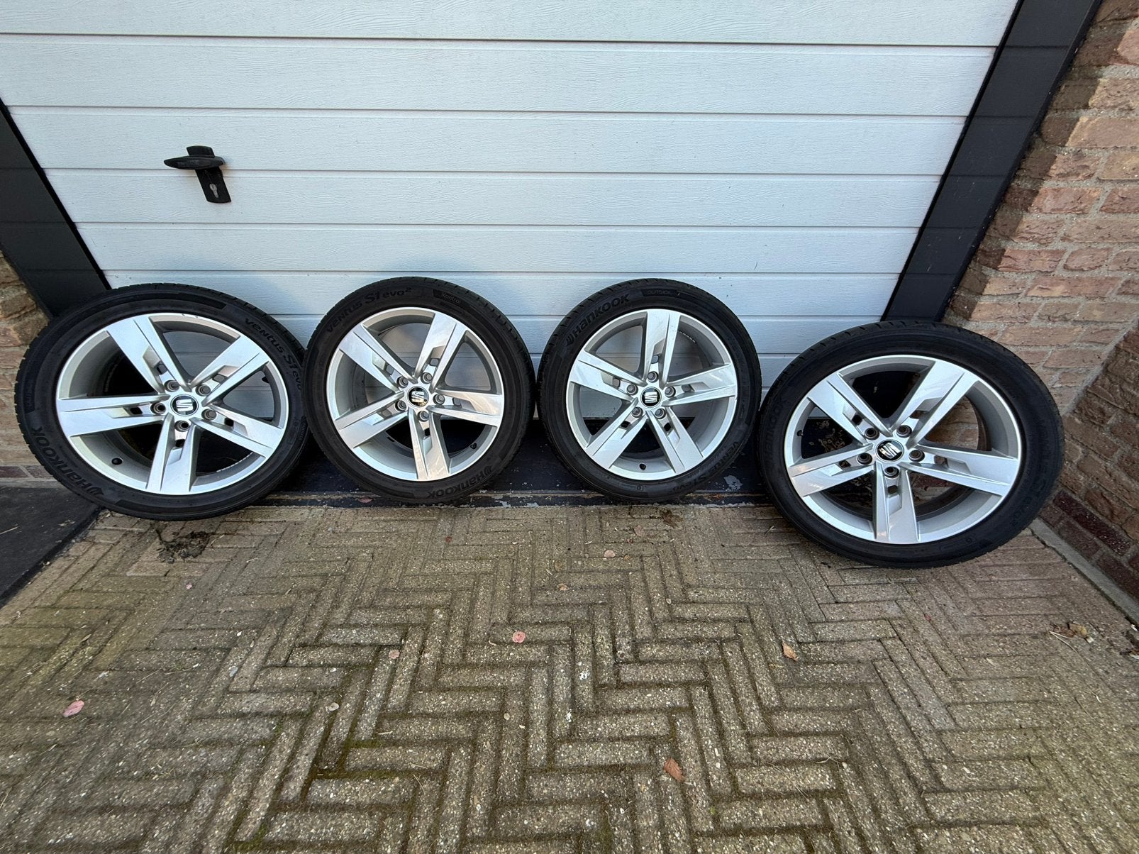 Originele Seat 17 inch velgen + Hankook banden, Ophalen, Banden en Velgen, Nieuw, 17 inch