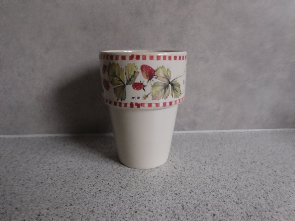 Melkbeker Strawberry - JET by ter Steege, Huis en Inrichting, Keramiek, Ophalen of Verzenden, Zo goed als nieuw, Jet by Ter Steege