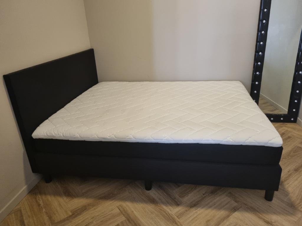 Tweepersoons boxspring met matras - Zwart, 160x200 cm, Huis en Inrichting, Slaapkamer | Bedden, Gebruikt, Tweepersoons, 160 cm