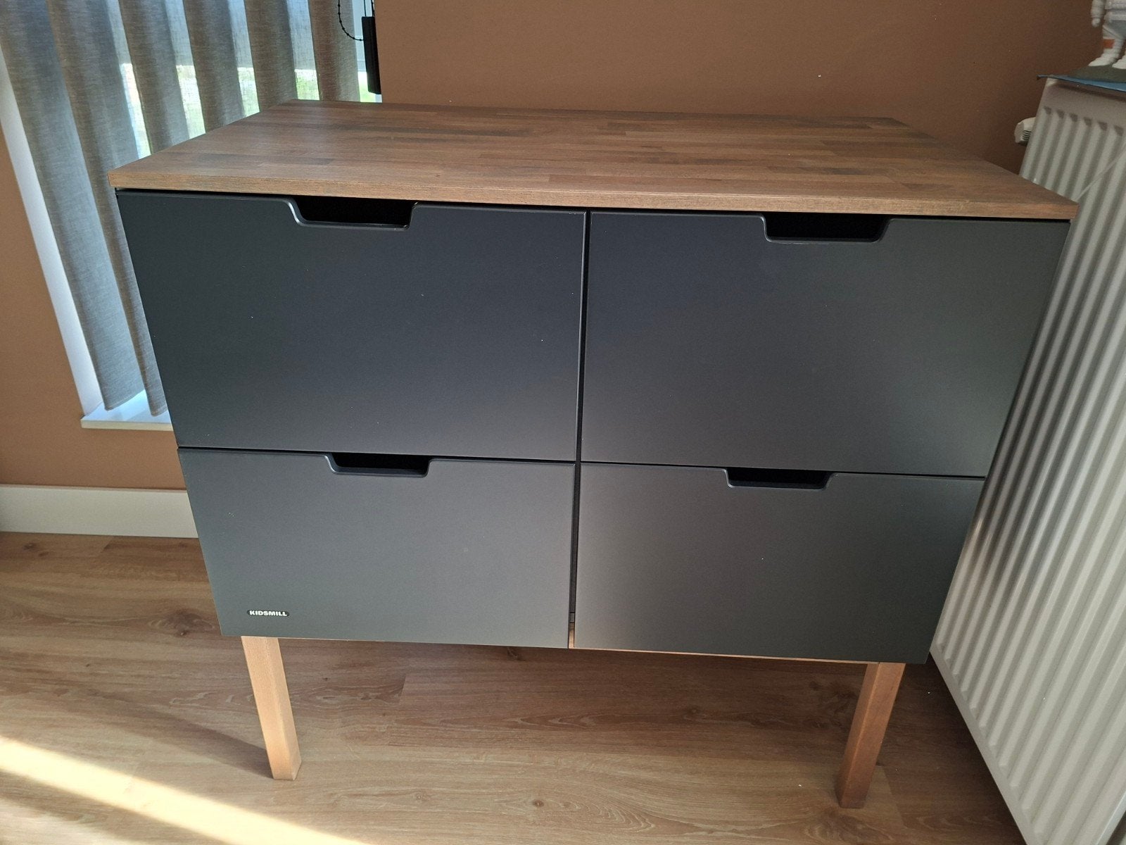 Kidsmill commode - zwart met houtenblad, Ophalen, Gebruikt, 50 tot 70 cm, 100 cm of meer