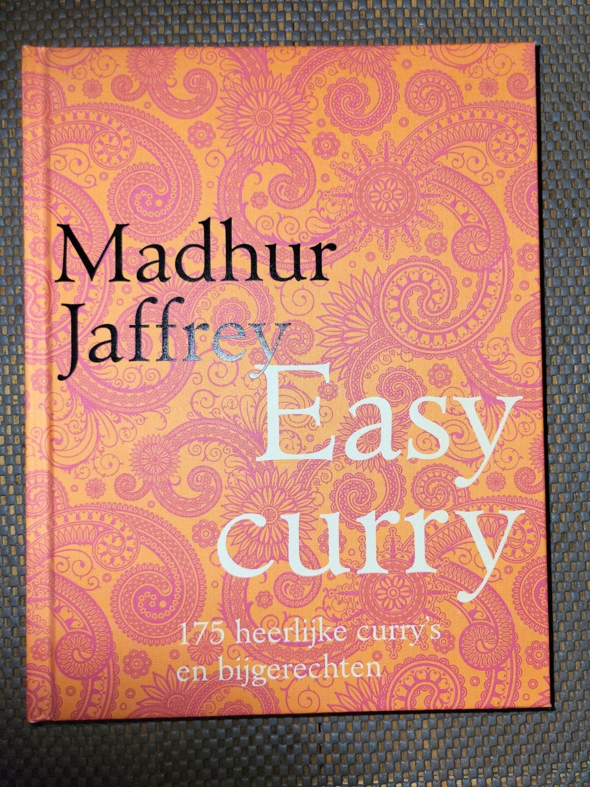 Easy curry,  madhur jaffrey, Ophalen of Verzenden, Zo goed als nieuw, Azië en Oosters
