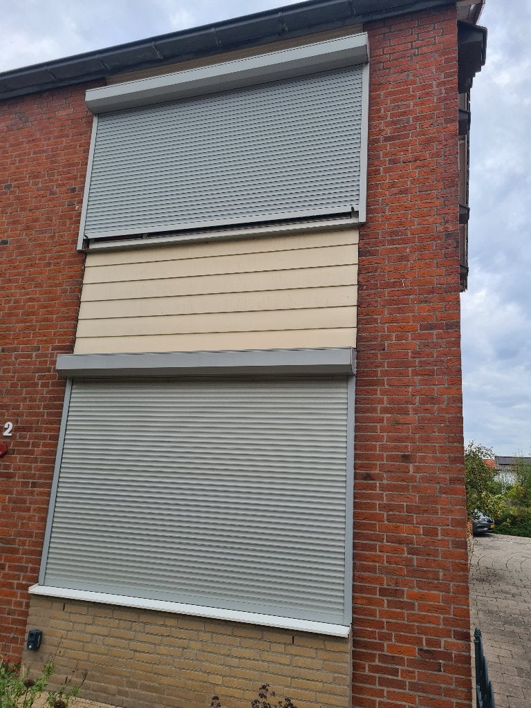 Rolluiken, Ophalen, Gebruikt, 200 cm of meer, Grijs