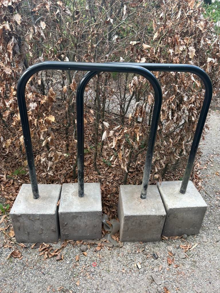 Fietsrekken (2 stuks) Falco Zwart, Ophalen, Zo goed als nieuw