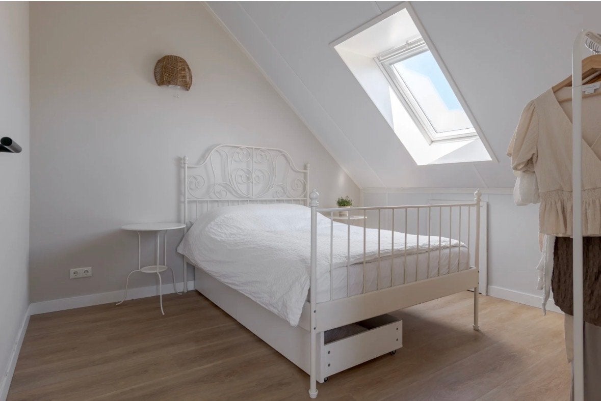 IKEA LEIRVIK bed 140x200 met nachtkastjes en lattenbodems, Huis en Inrichting, Slaapkamer | Bedden, Ophalen, Gebruikt, Wit, Tweepersoons