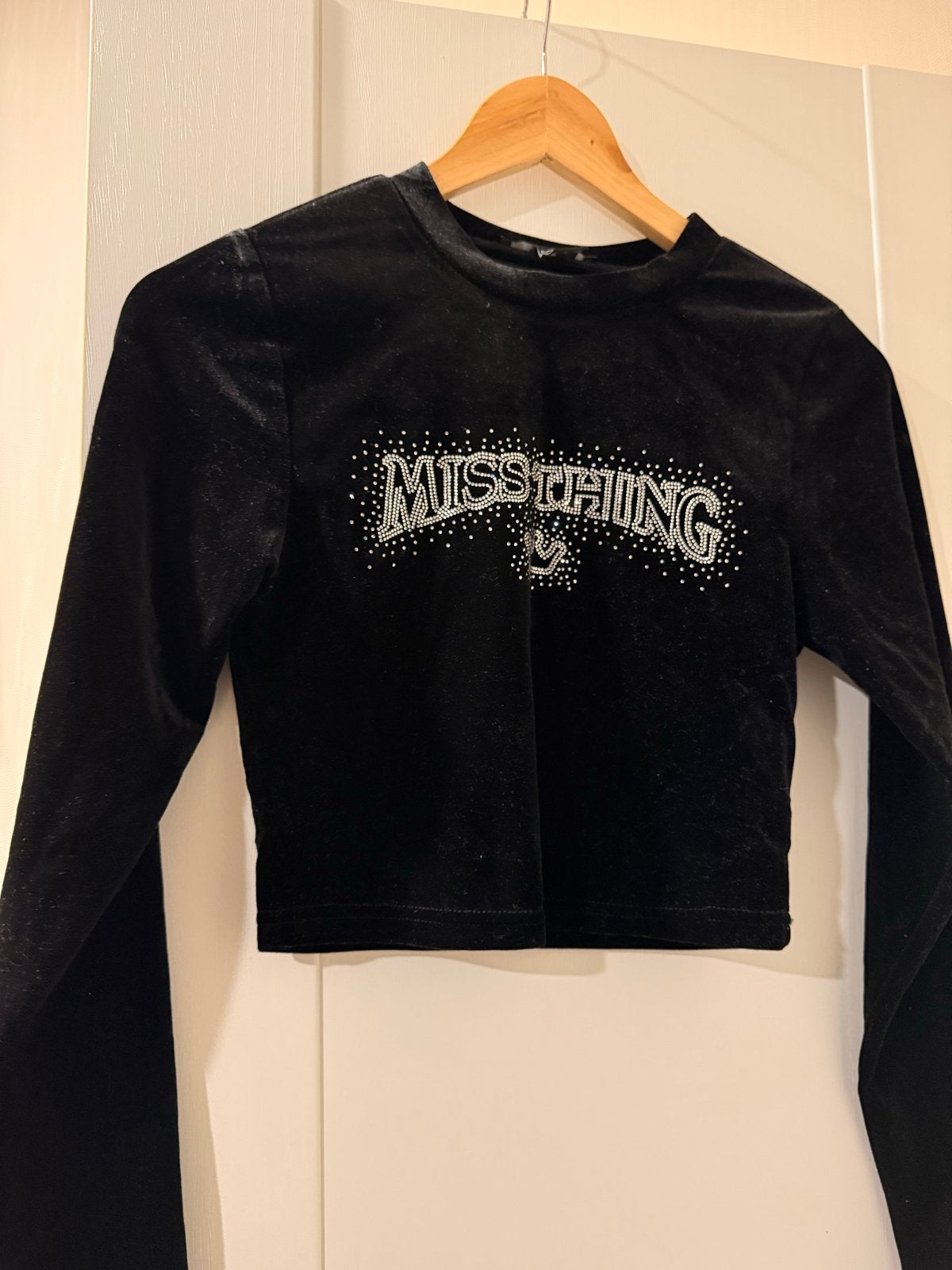 Forever 21 Miss Thing fluwelen crop top maat S, Zwart, Ophalen of Verzenden, Zo goed als nieuw, Lange mouw