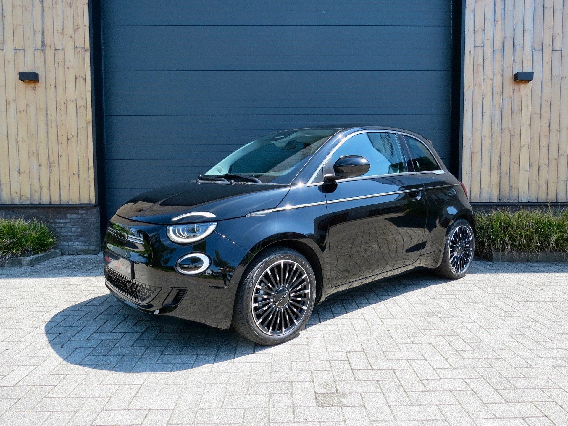 Fiat 500 La Prima 42 kWh *leder *Carplay *Luxe uitvoering, Auto's, Gebruikt, 118 pk, 4 stoelen, Zwart