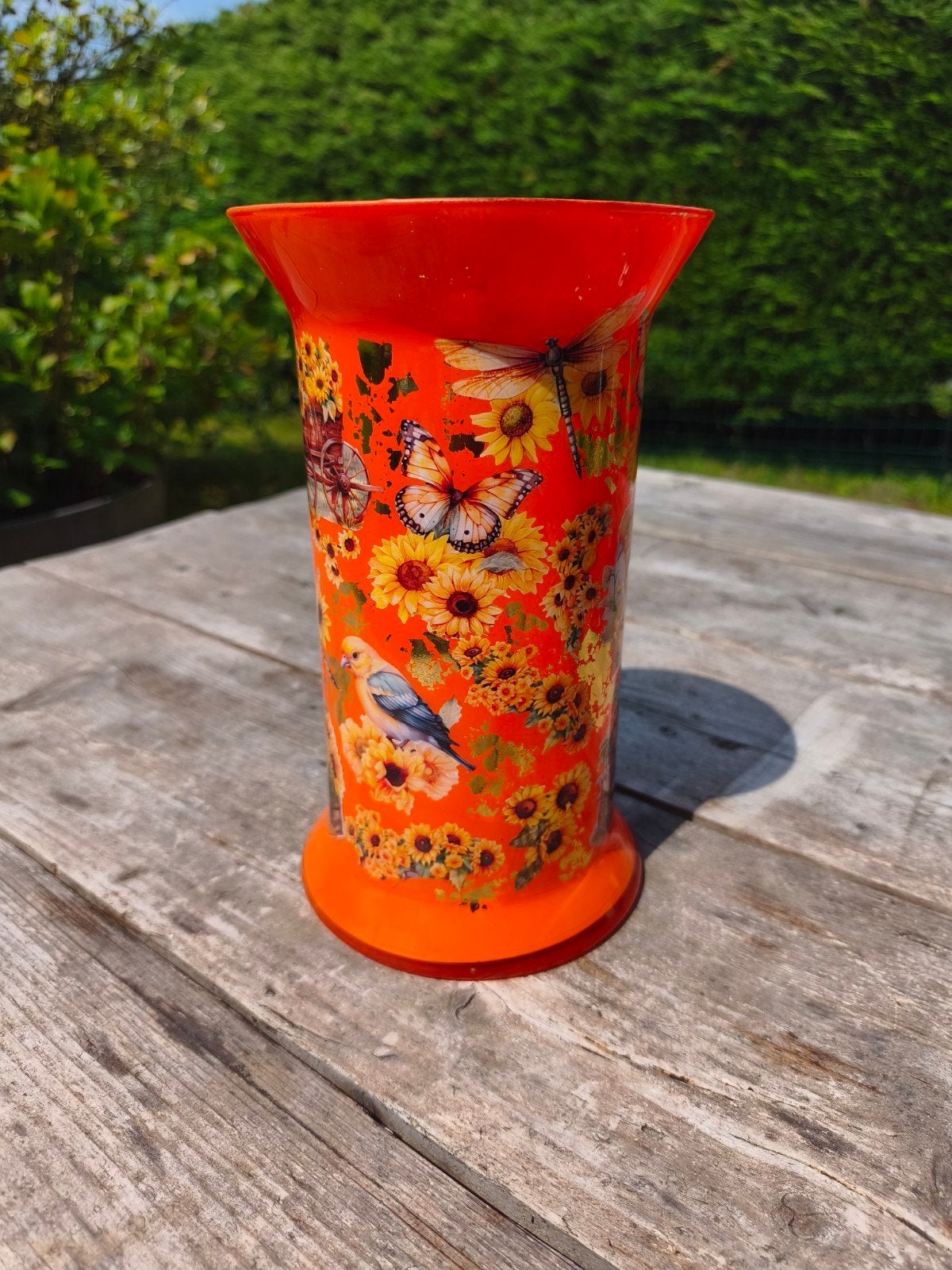 Oranje vaas met bloemen, vogels, Zonnebloemen enz, Gebruikt, Oranje, Ophalen of Verzenden, Glas