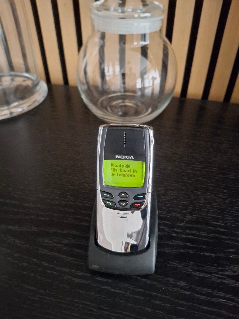 2 zeer prachtige mooie nokia's 8810, Telecommunicatie, Geen camera, Fysiek toetsenbord, Ophalen of Verzenden, Zo goed als nieuw