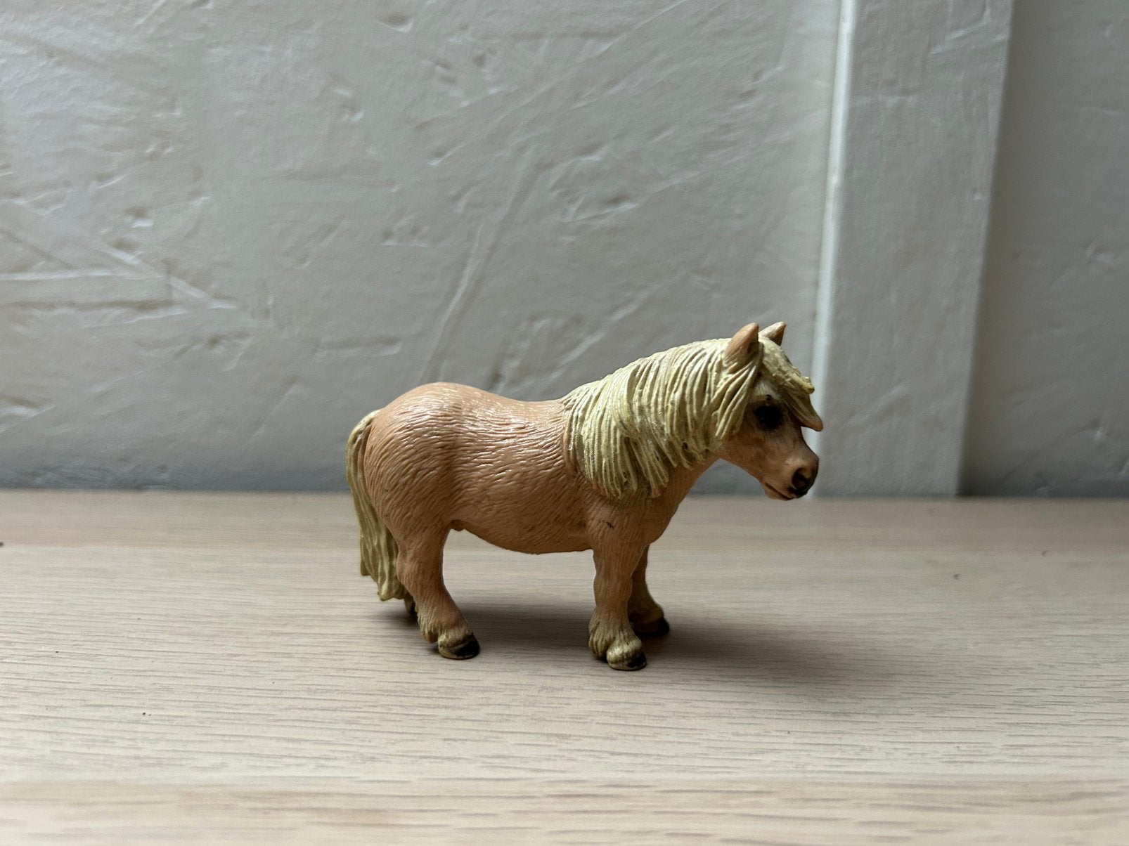 Schleich oude shetlander, Ophalen of Verzenden, Zo goed als nieuw, Paard, Beeldje of Figuurtje