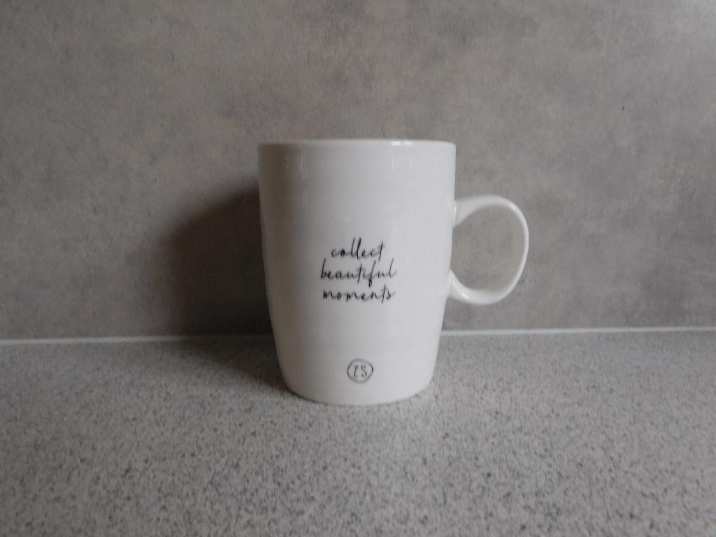 Mok 220 ml. 10,5x8 cm. collect beautiful moments Zusss, Ophalen of Verzenden, Zo goed als nieuw, Overige stijlen, Kop(pen) en/of Schotel(s)