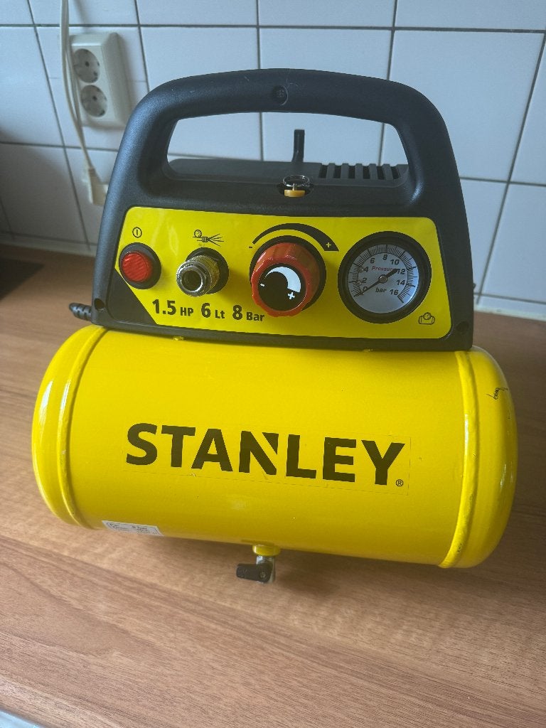 Compressor Stanley DN200 8/6, Doe-het-zelf en Verbouw, Compressors, Zo goed als nieuw, 6 tot 10 bar, Minder dan 25 liter, Minder dan 200 liter/min