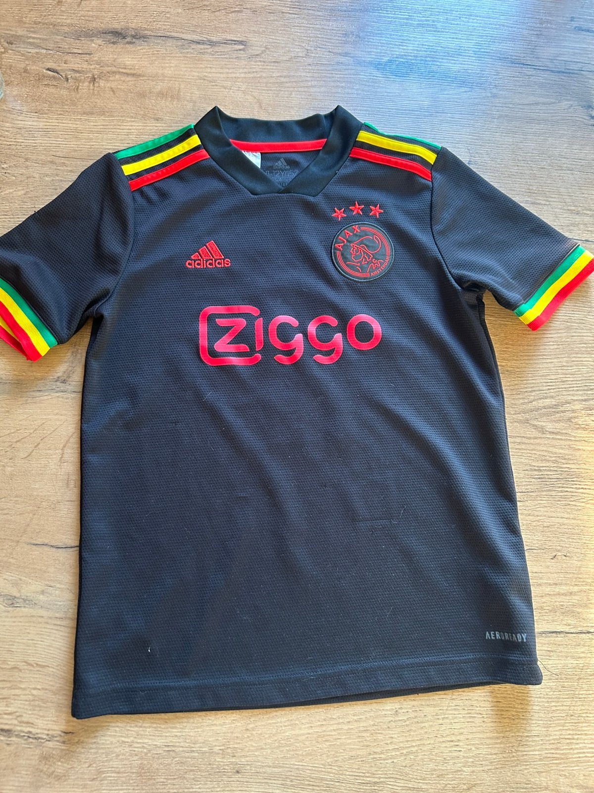 Ajax voetbal tenue maat 152 Adidas, Sport en Fitness, Voetbal, Maat XS of kleiner, Ophalen of Verzenden, Zo goed als nieuw, Set
