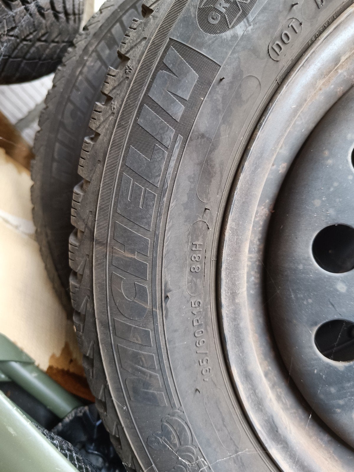 4 Michelin winterbanden incl. velgen (195/60R15 88H), Ophalen, Gebruikt, 15 inch, Banden en Velgen