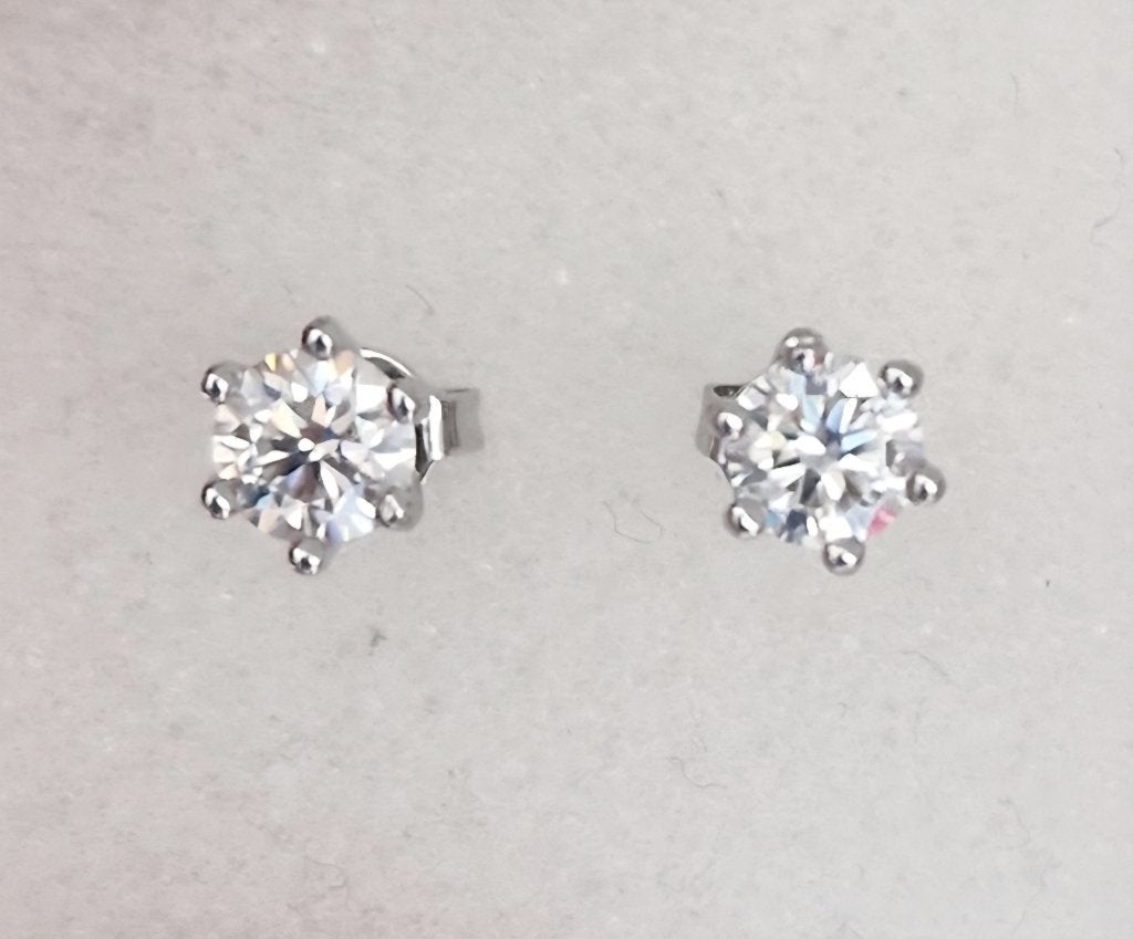 Moissanite oorbellen, Verzenden, Nieuw, Met edelsteen, Knopjes of Stekers