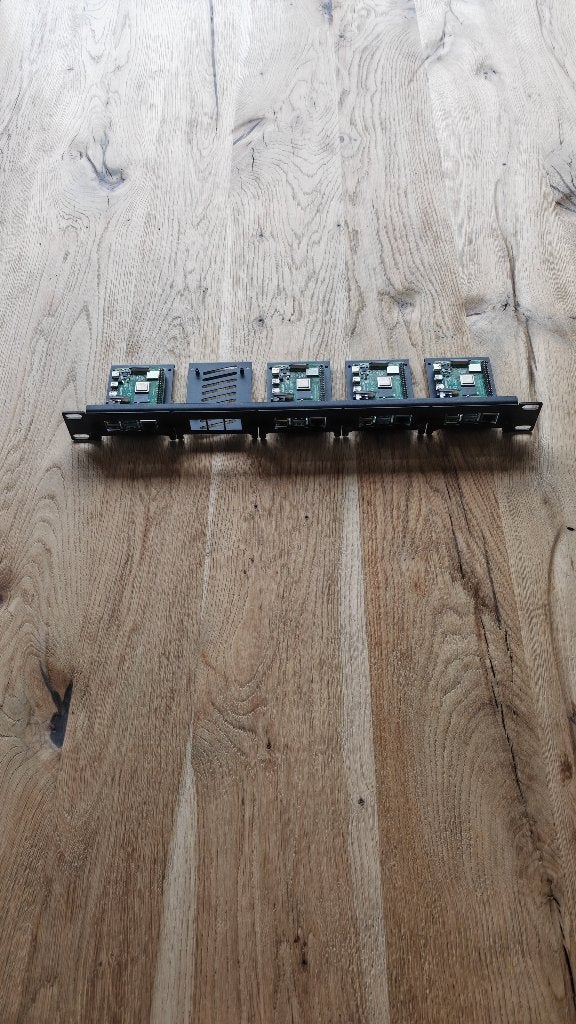 4x Raspberry Pi 4 + GeeekPi 19" 1U Rackmount + Voedingen, Computers en Software, Desktop Pc's, Ophalen, Virtual Reality, Zo goed als nieuw