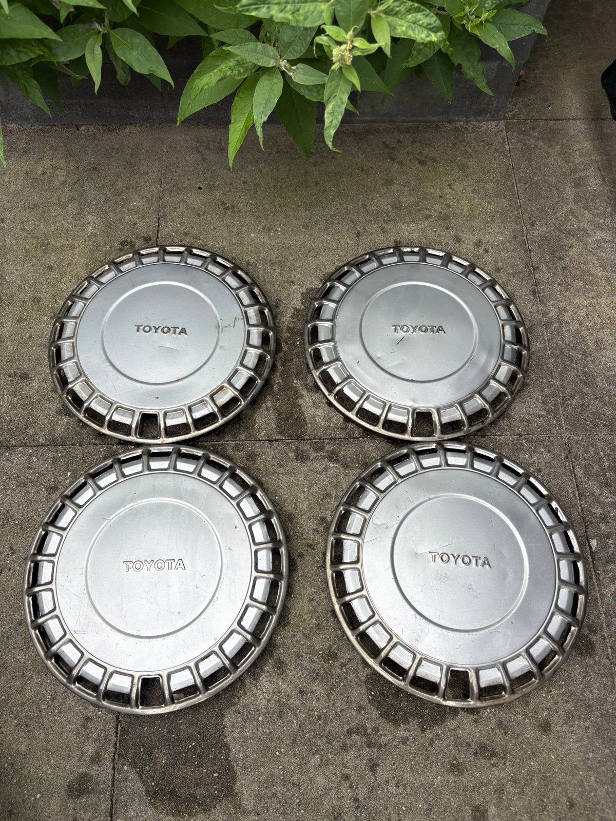 Toyota oldtimer aluminium wieldoppen 13 inch, Ophalen of Verzenden, Gebruikt