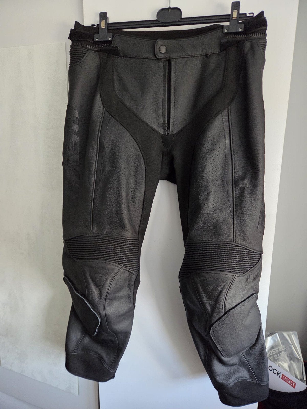 Revit Xena 4 Dames Motorbroek Leer - Maat 42, Motoren, Kleding | Motorkleding, Broek | leer, Revit!, Ophalen of Verzenden, Dames
