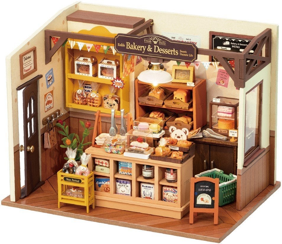 Robotime Becka's Baking House