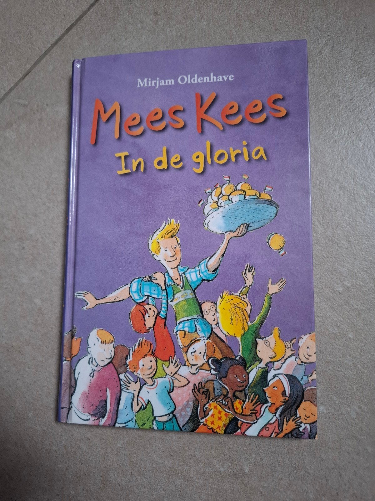 Mees kees in de gloria, Ophalen of Verzenden, Zo goed als nieuw, Fictie algemeen