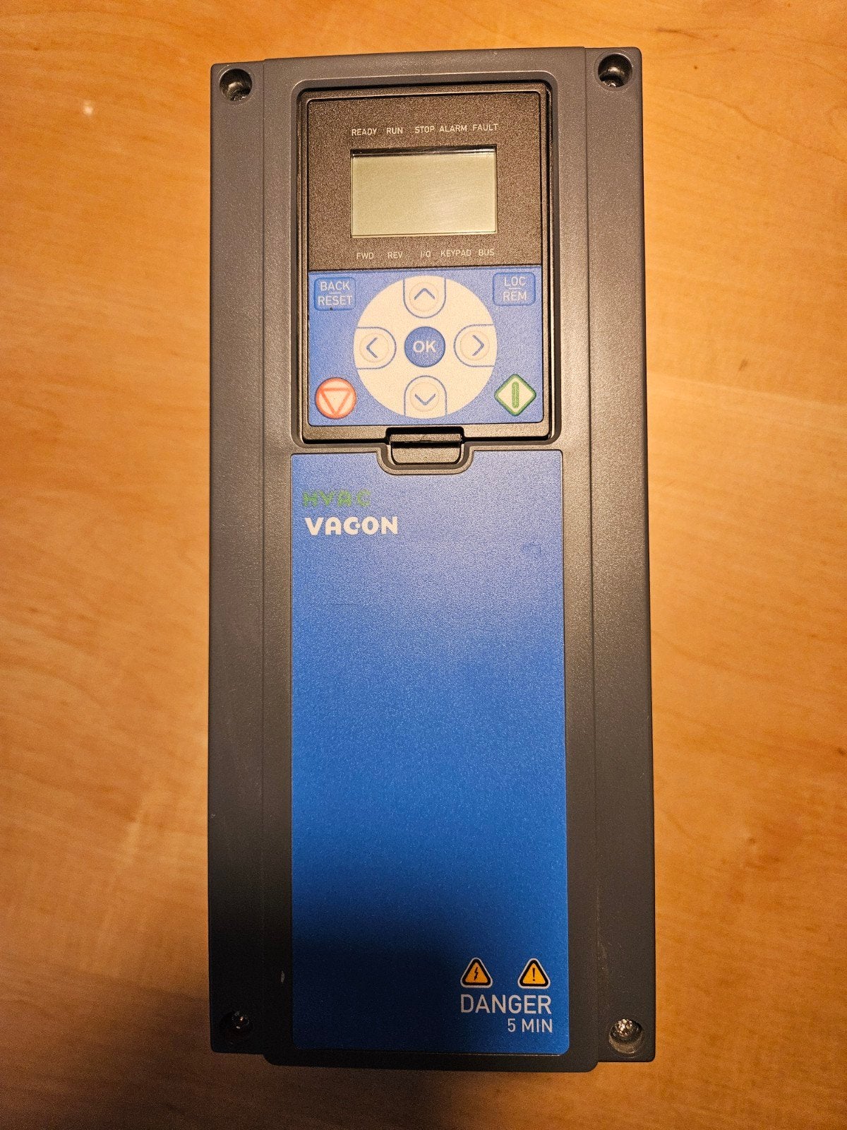 Vacon VFD 2.2kW 400V Frequentieregelaar IP54/TYPE12, Ophalen