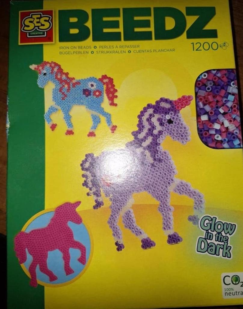 SES Beedz Strijkkralen Eenhoorns Glow in the Dark, Ophalen of Verzenden, Zo goed als nieuw, Knutselen, Met licht