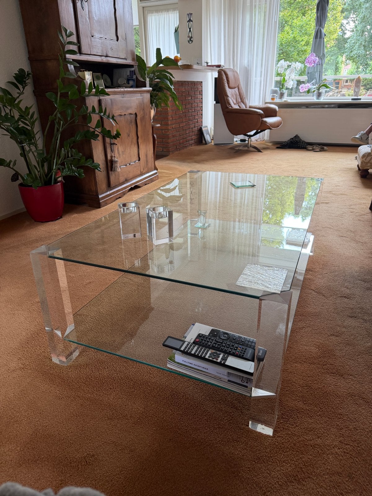 Moderne glazen salontafel met acryl poten, Ophalen, Bor design, 100 tot 150 cm, 50 tot 100 cm