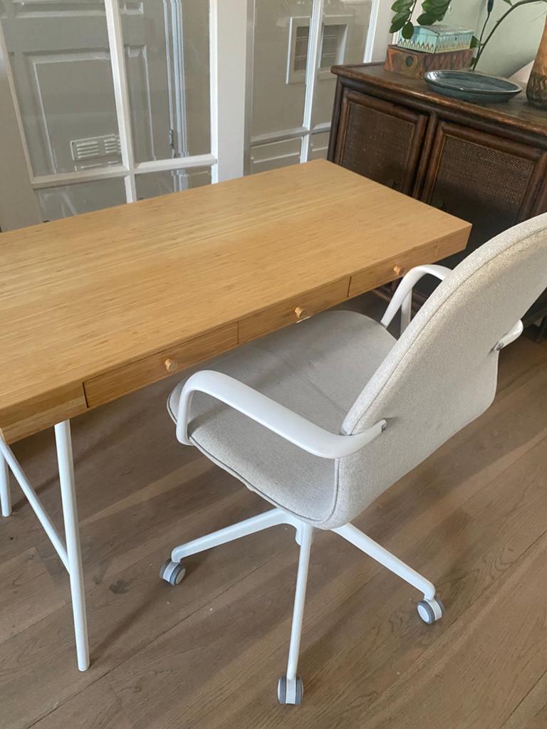 Bureau en bureau stoel Ikea, Ophalen, Scandinavisch, Hout, In hoogte verstelbaar