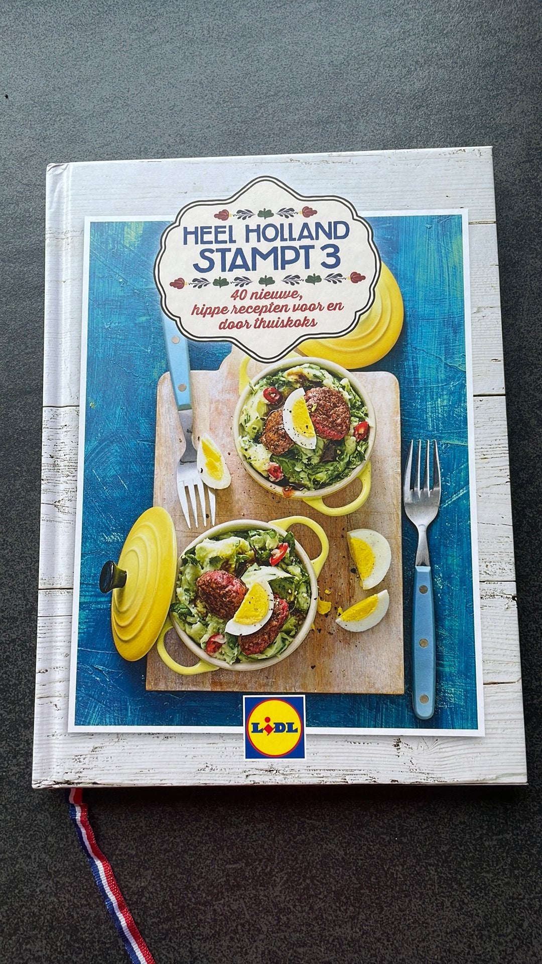 Heel Holland Stampt 3 - Kookboek met 40 stamppotrecepten, Boeken, Ophalen of Verzenden, Zo goed als nieuw, Nederland en België