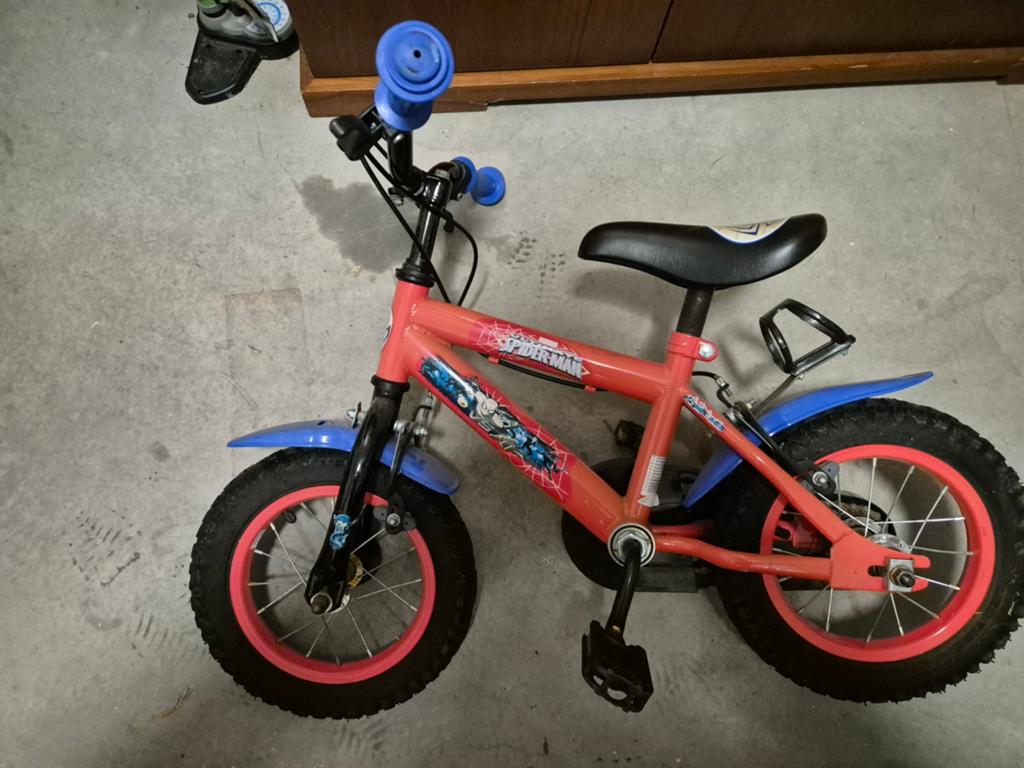 Spiderman peuter/kleuter fiets, Fietsen en Brommers, Ophalen, Gebruikt, Minder dan 16 inch, Zijwieltjes