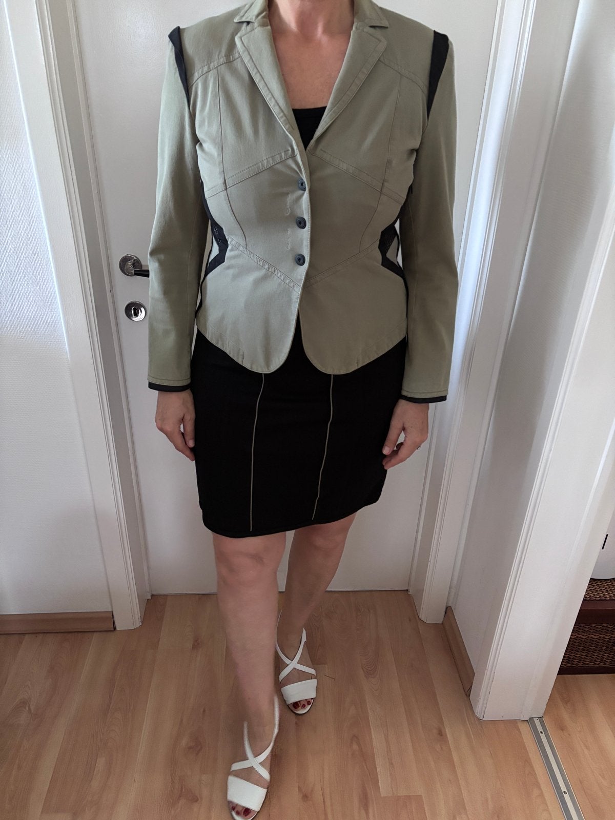 Marc Cain blazer en jurk  in maat 40/42 L, Beige, Maat 42/44 (L), Ophalen of Verzenden, Zo goed als nieuw