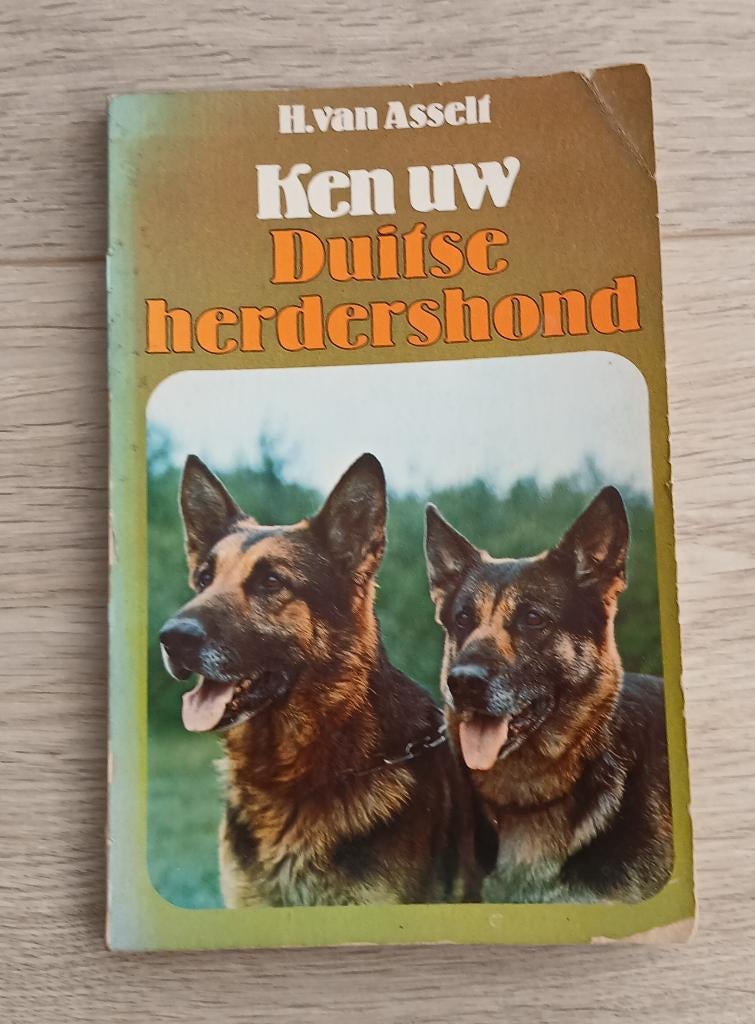 H. van Asselt - Ken uw Duitse herdershond, Ophalen of Verzenden, Gelezen, Honden
