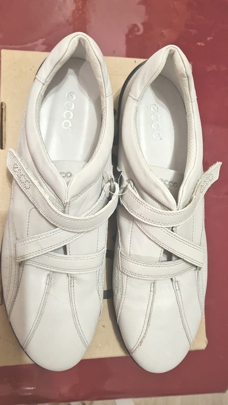 ECCO schoenen met labeltje nog er aan. NIEUW Maat 42., Ophalen, Ecco, Wit, Nieuw