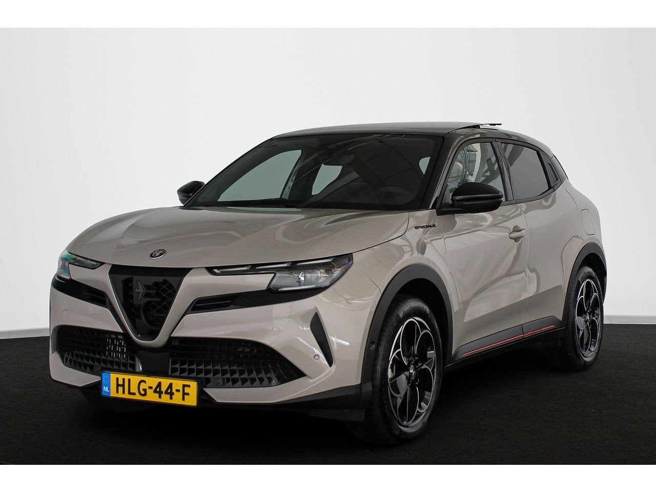Alfa Romeo Junior 1.2 Turbo Hybrid Ibrida Speciale Pano Sabe, Automaat, 145 pk, Gebruikt, 1199 cc