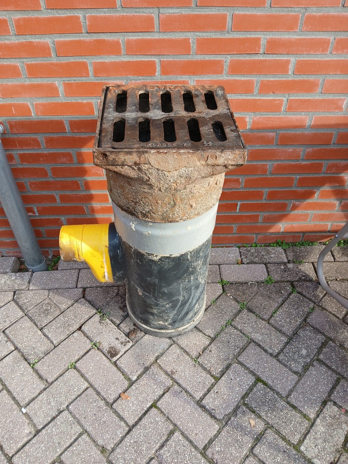 kolk straatkolk pvc onderbak met deksel, Ophalen, Afvoer, Gebruikt, Pvc