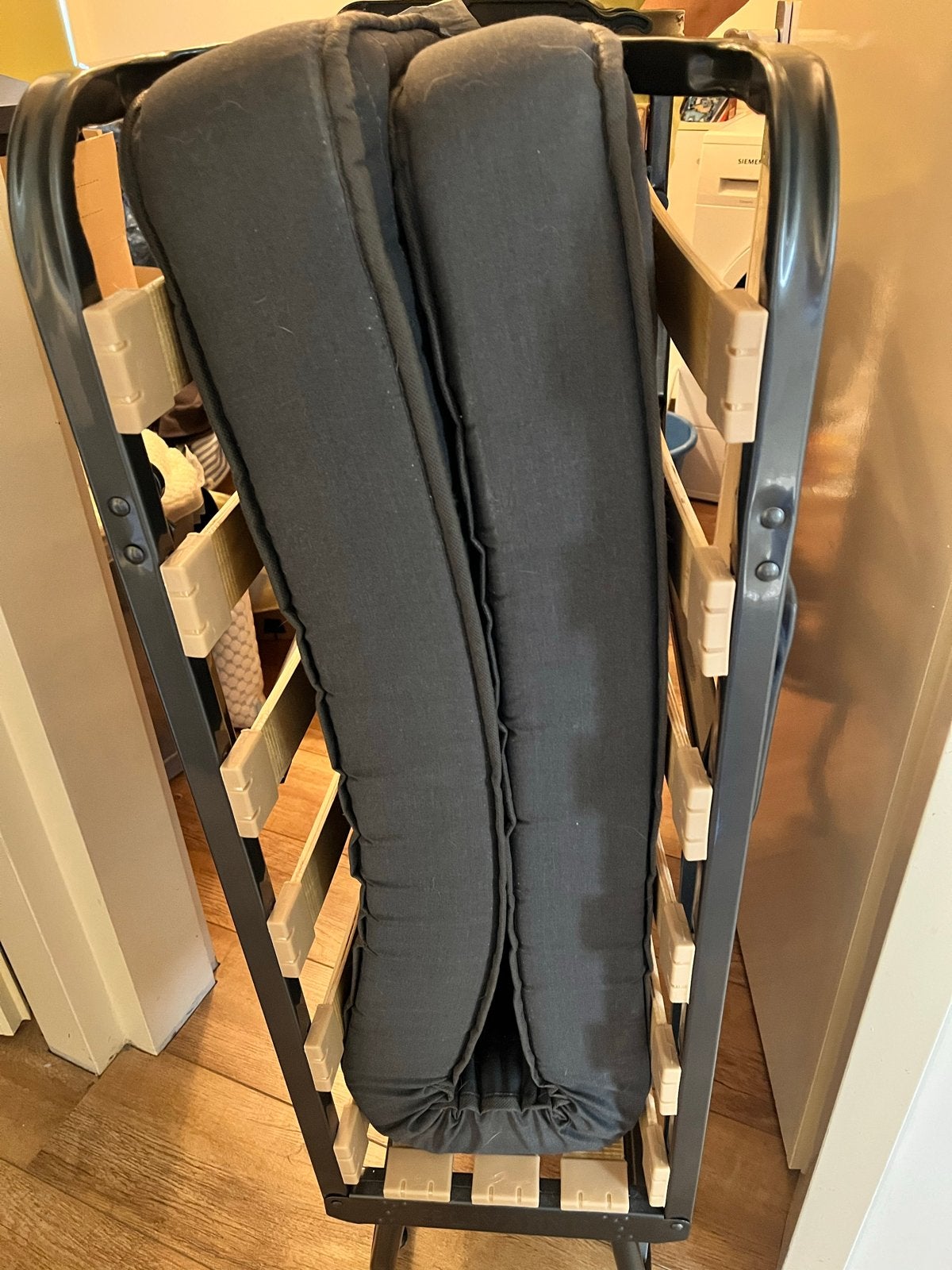 Opvouwbaar logeerbed met matras - Zo goed als nieuw, Ophalen, Eenpersoons, Zwart, Zo goed als nieuw