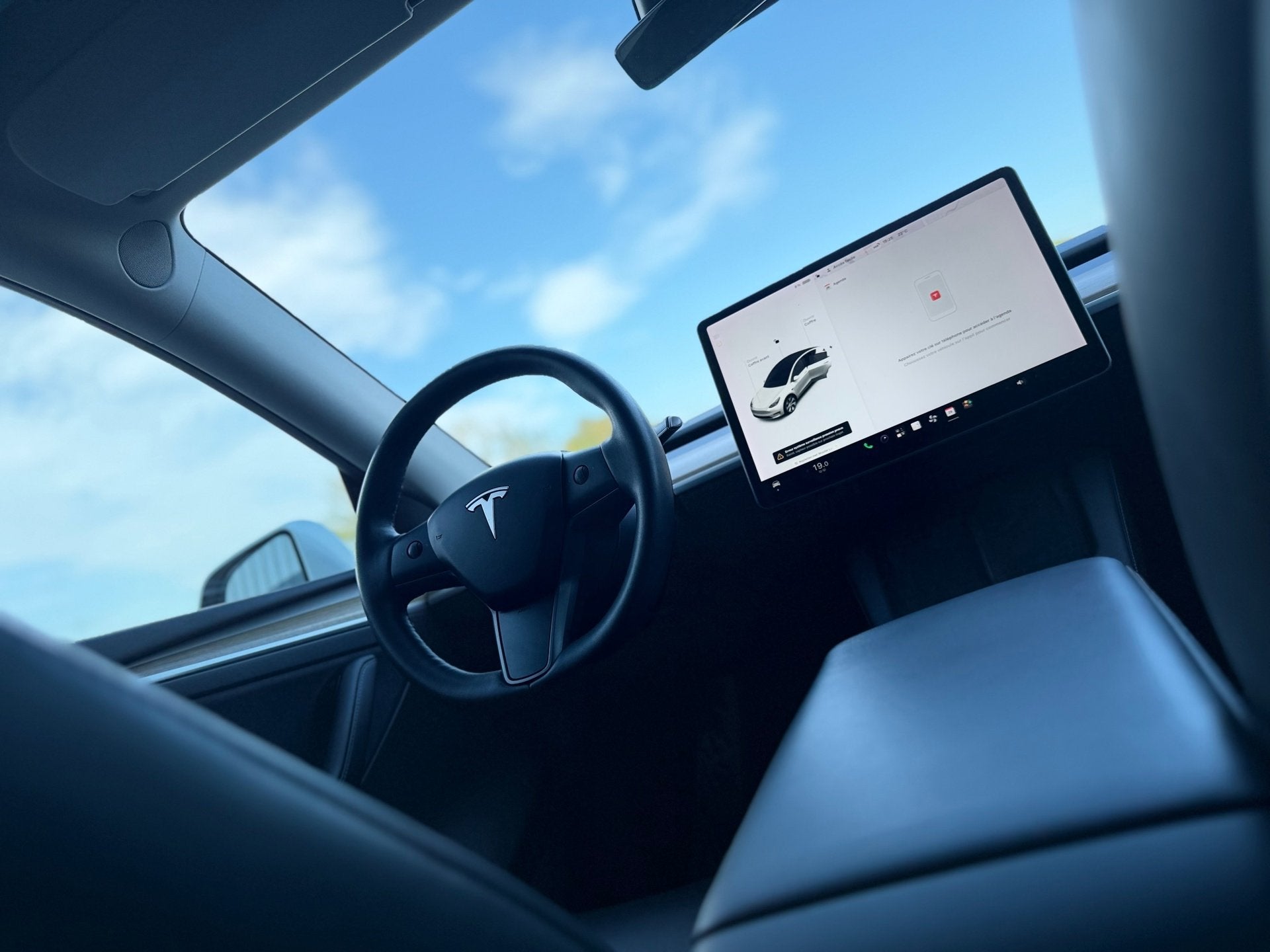 Foto 3 van Tesla MODEL Y Long Range AWD 75 kWh - Pearl White - Panorama