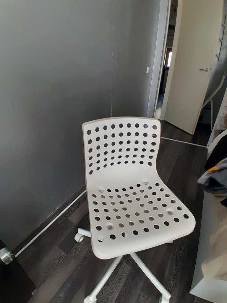 Ikea bureaustoel wit, Ophalen