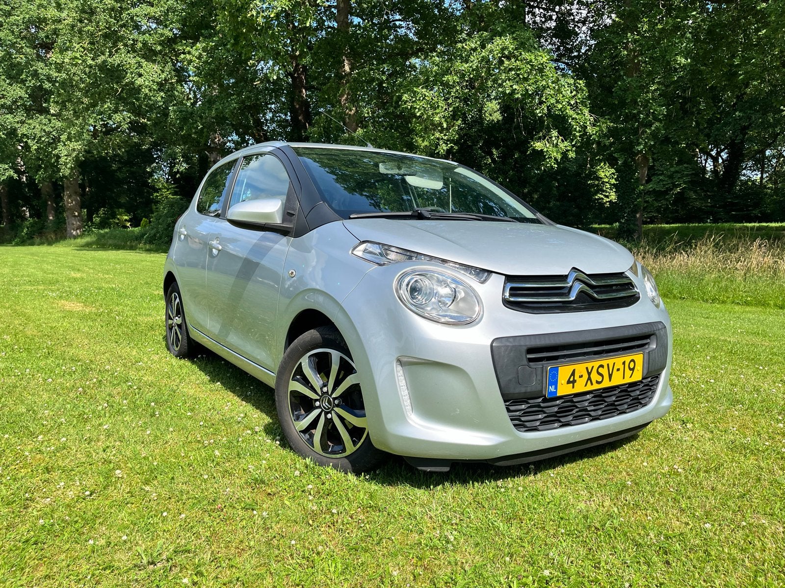Citroën C1 1.0 E-vti 68 5-DRS 2014 Grijs, Auto's, Voorwielaandrijving, 31 €/maand, 4 stoelen, C1