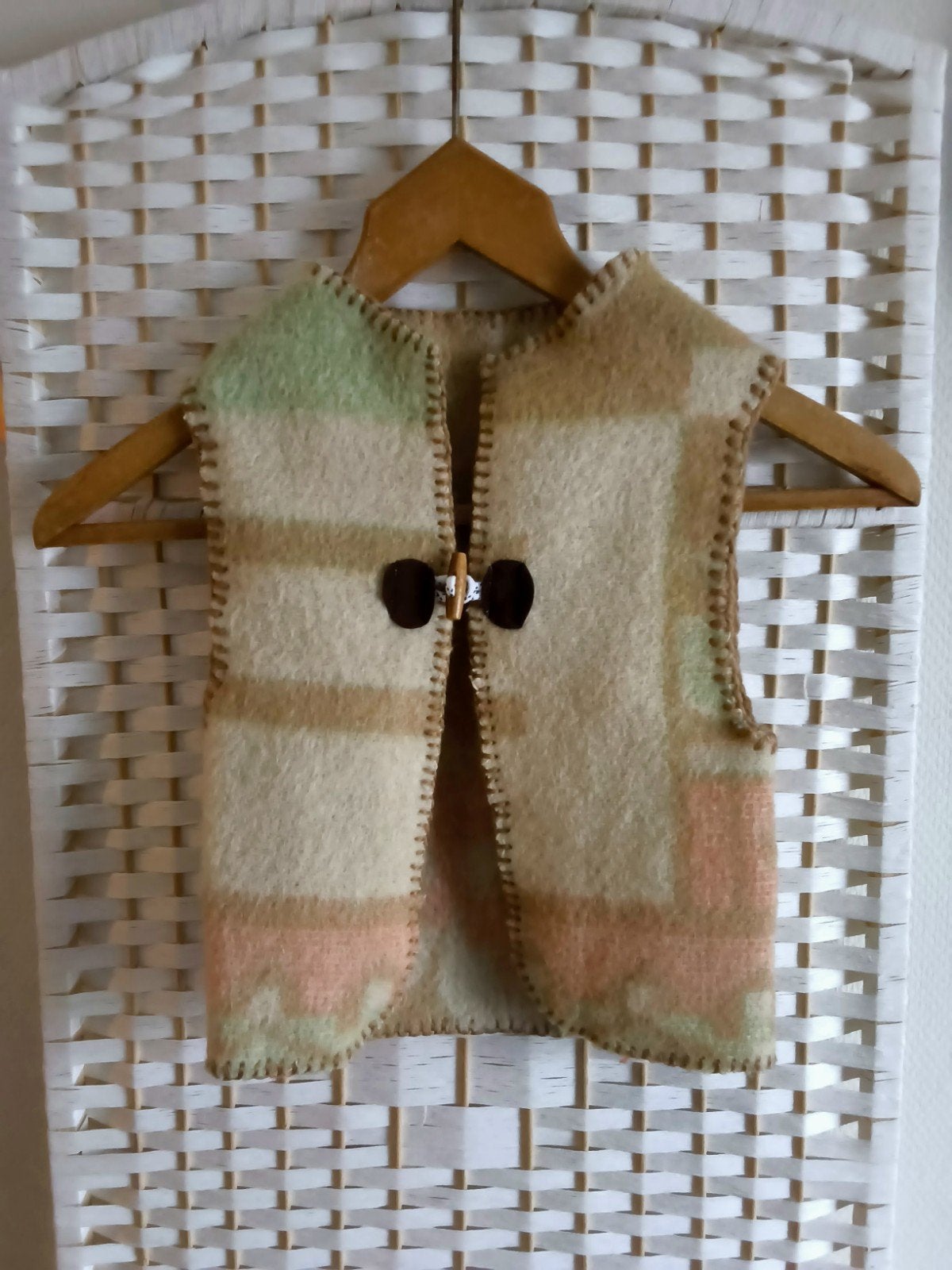 Handgemaakt wollen vestje voor baby/kind, Kinderen en Baby's, Verzenden, Zo goed als nieuw, Handgemaakt, Jongen of Meisje