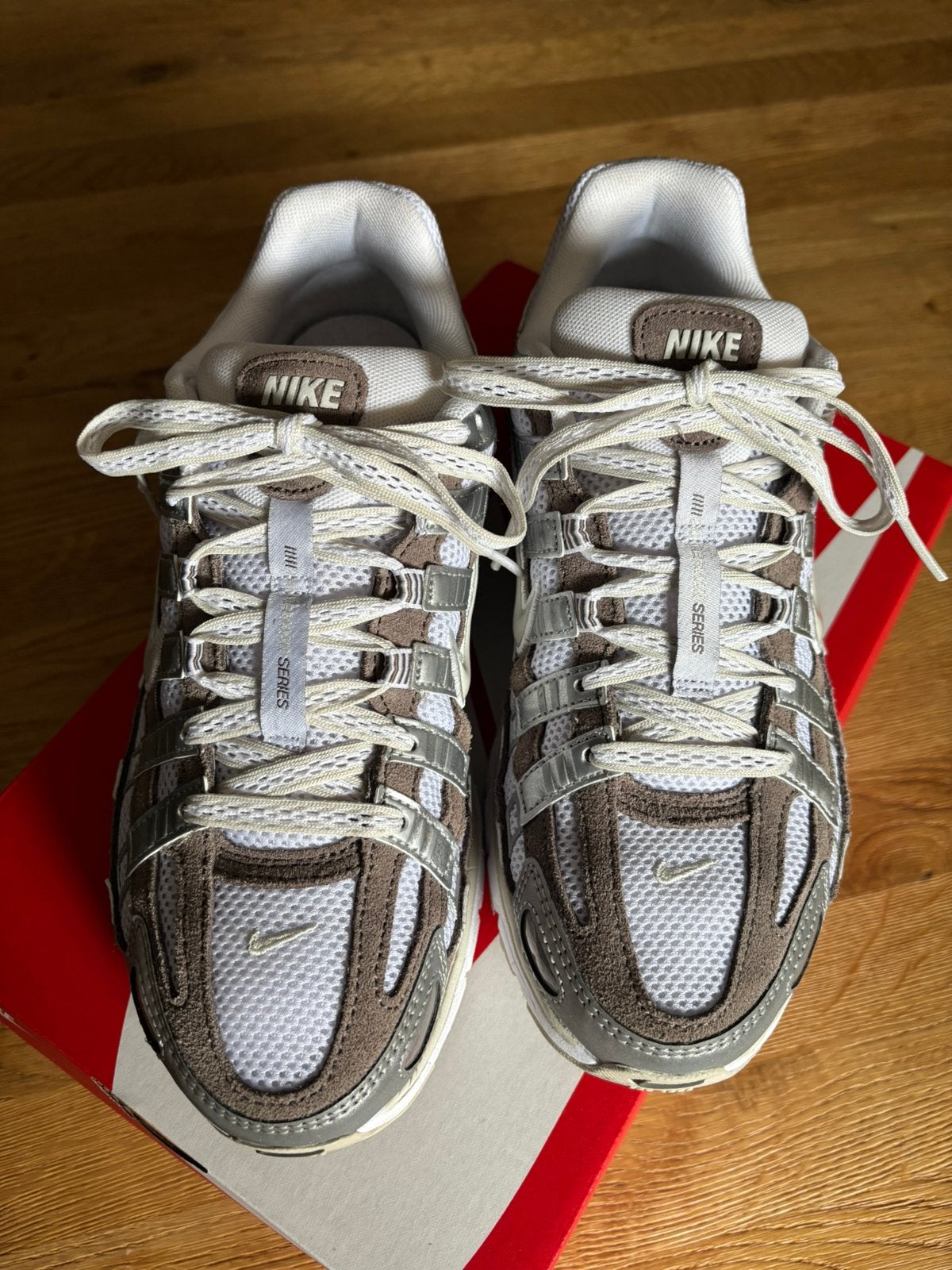 Nike P-6000 women maat 40, Kleding | Dames, Wit, Ophalen of Verzenden, Sneakers of Gympen, Zo goed als nieuw