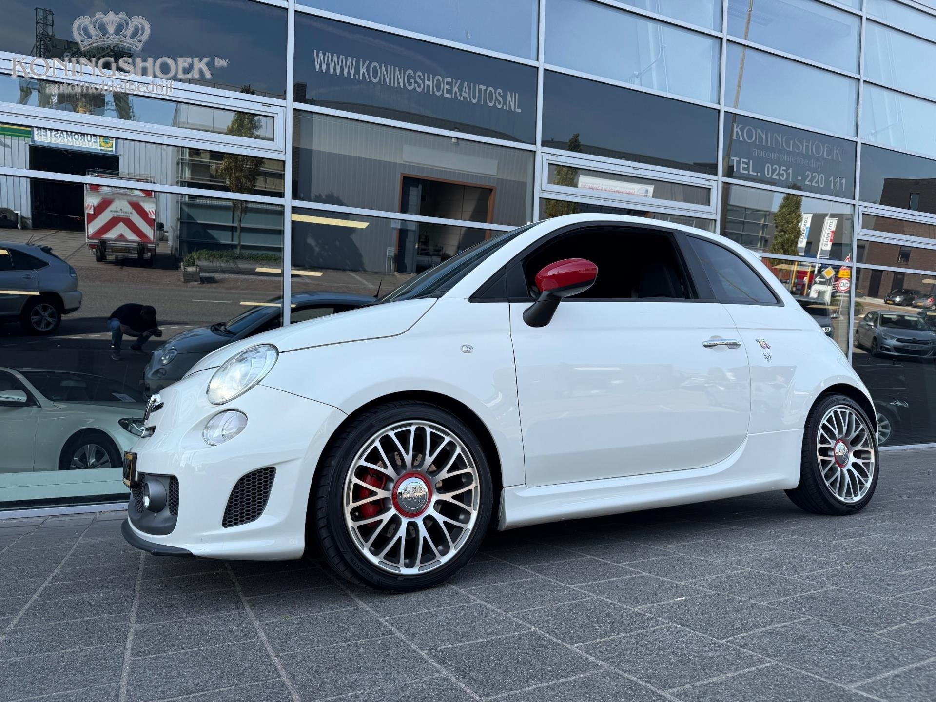 Fiat 500 595 1.4 T-Jet Abarth Turismo, Auto's, Voorwielaandrijving, 4 cilinders, Parkeersensor, Wit