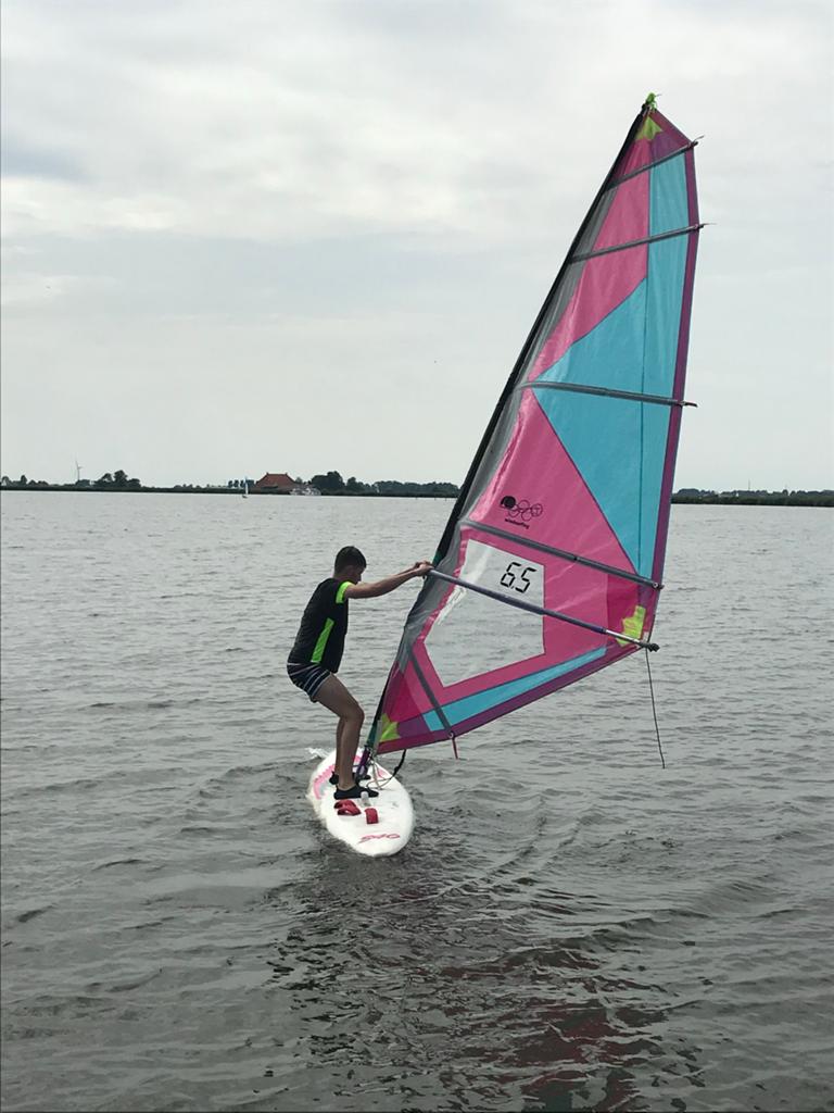 Klassieke Windsurfset met 2 Zeilen, Watersport en Boten, Windsurfen, 250 tot 300 cm, Gebruikt, 5 tot 6.5 m², Met vin(nen)