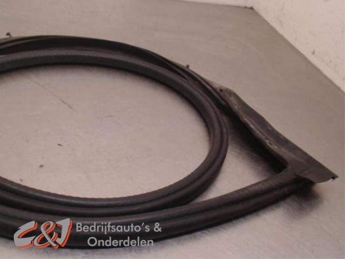 Portierrubber 4Deurs links-achter van een Fiat Ducato, Gebruikt, -, -, Ophalen of Verzenden