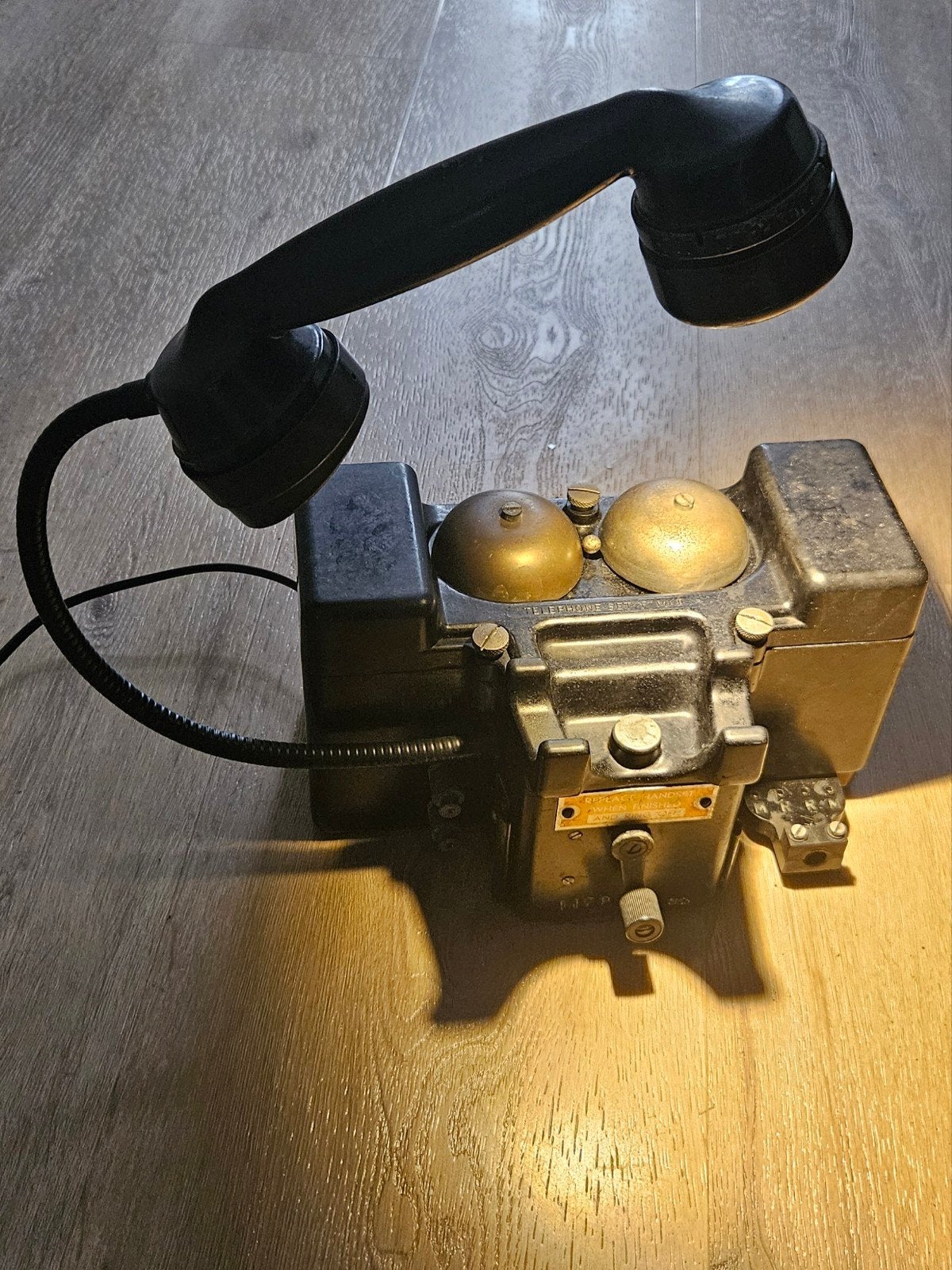 Unieke lamp gemaakt van Britse militaire WW2 veldtelefoon, Zwart, Ophalen of Verzenden, Kunststof