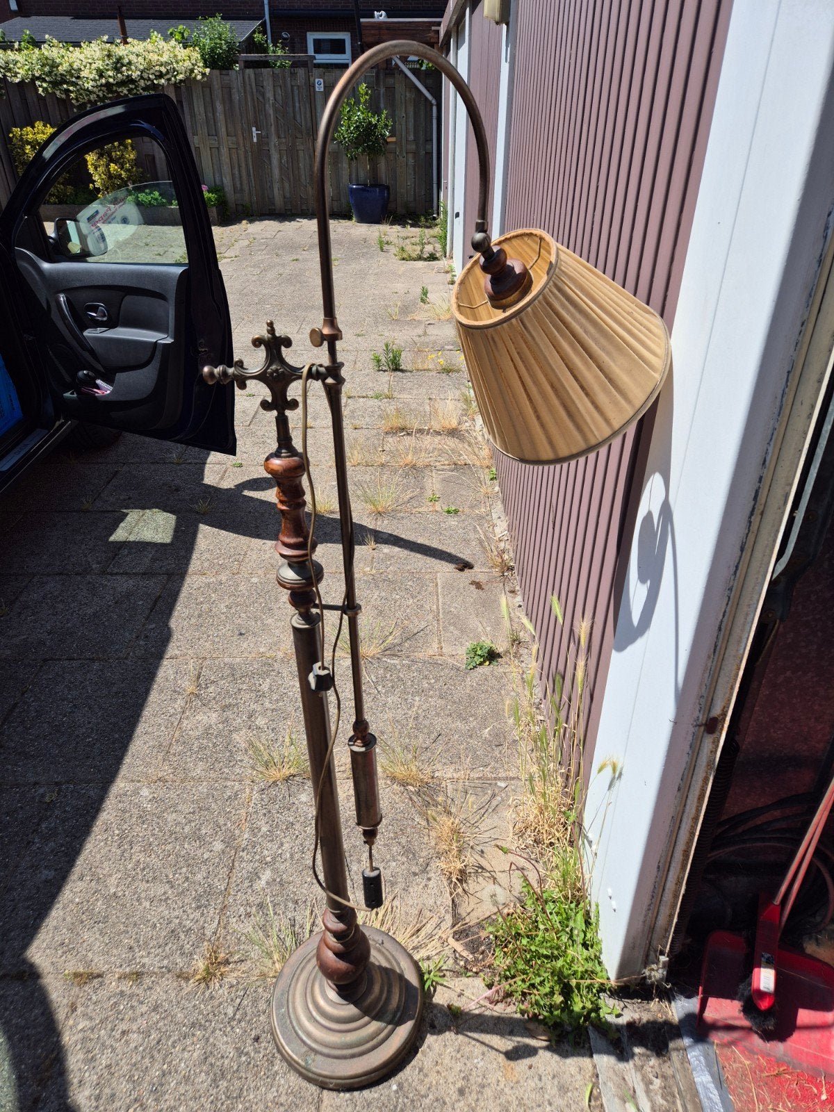 Antieke vloerlamp met stoffen kap, Ophalen