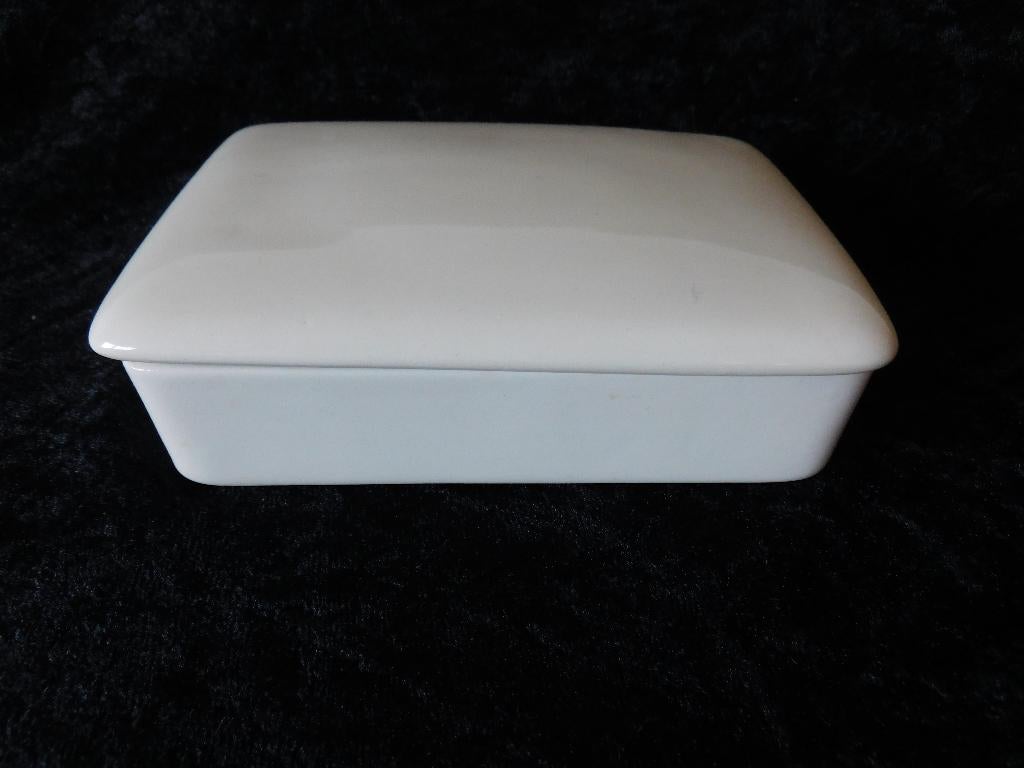 Wedgwood, Etruria & Barlaston, snuisterijdoos met deksel, de, Huis en Inrichting, Keuken | Servies, Gebruikt, Overige typen, Ophalen of Verzenden