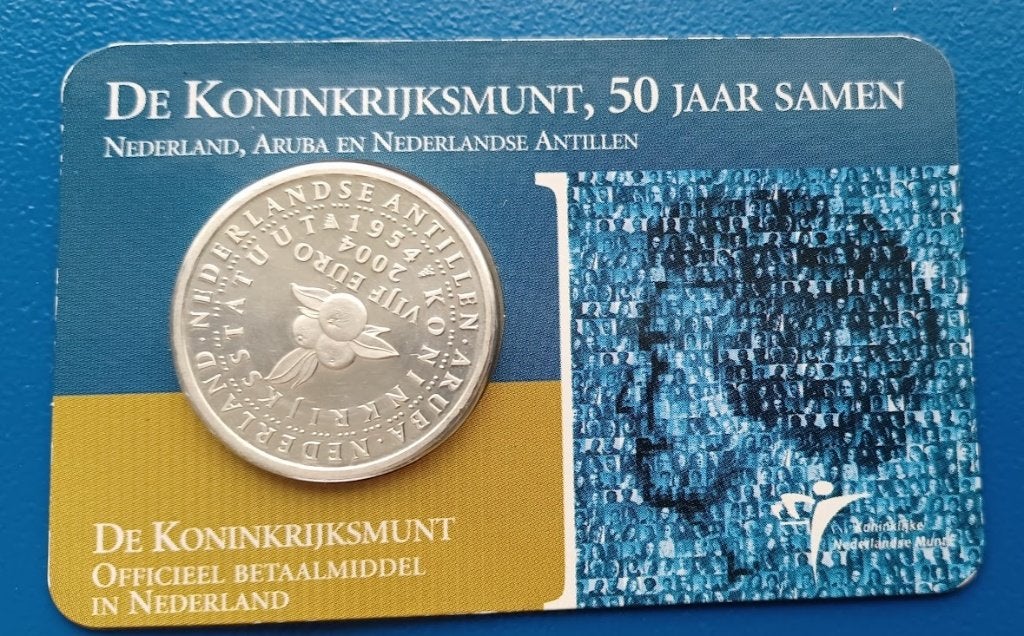De Koninkrijksmunt vijfje 2004 in coincard, Postzegels en Munten, Munten | Nederland, Koningin Beatrix, Zilver, Euro's, Verzenden