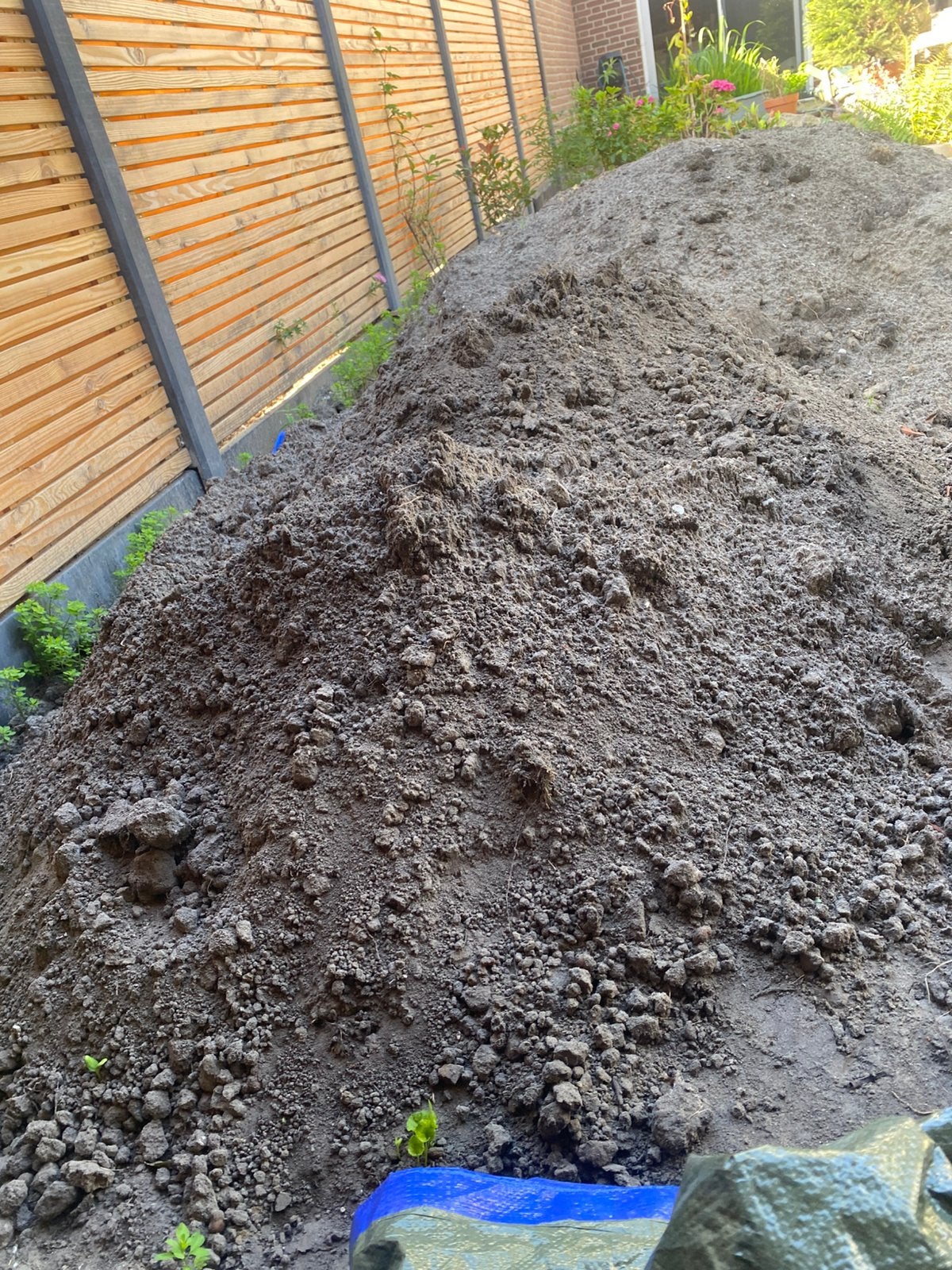 Gratis tuinaarde 1 a 2 kuub, Ophalen, Tuinaarde